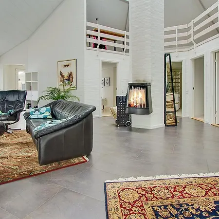 Three-bedroom Holiday In Tatil Evi *
